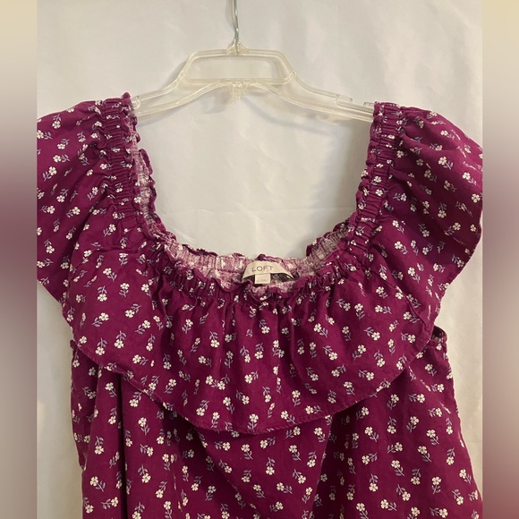 Loft summer top with ruffle sleeves and neckline. Size large. - Picture 3 of 5